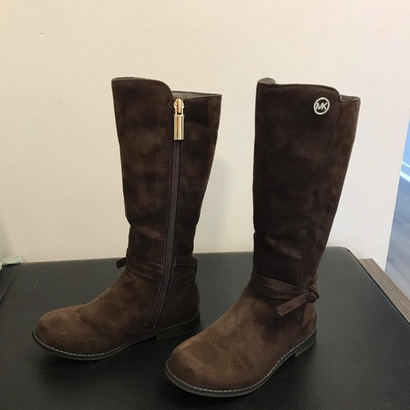 Boots - Picture 3 of 3